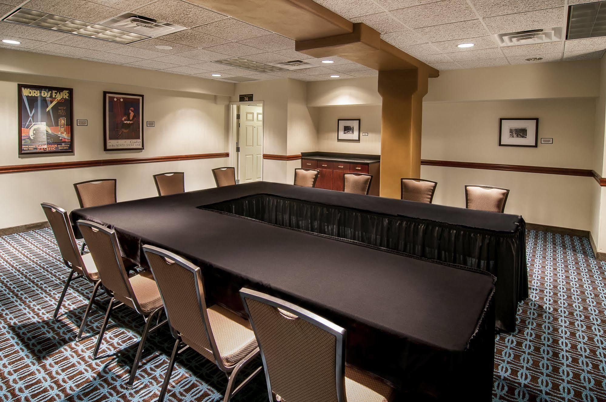 Hotel Doubletree By Hilton At Cadillac Jack's